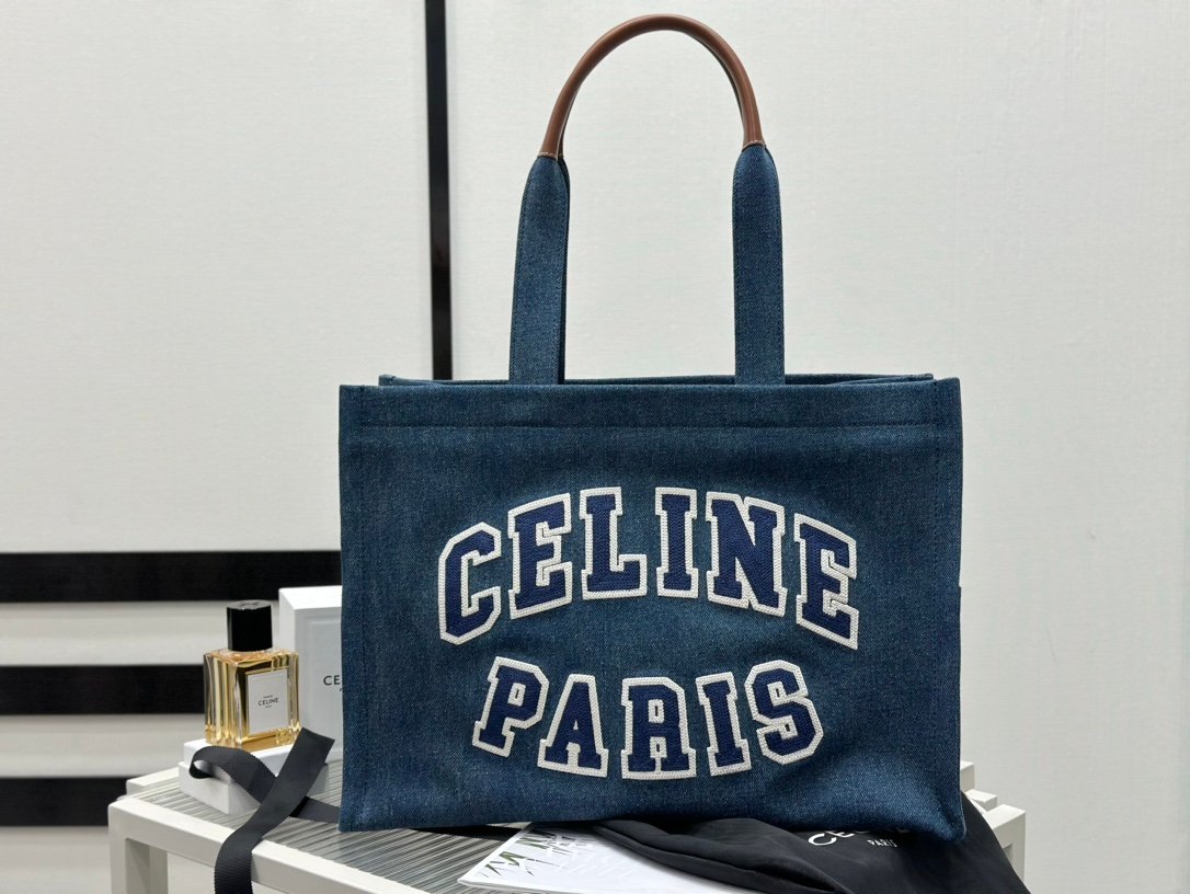 Size: 41x28x17.5cm