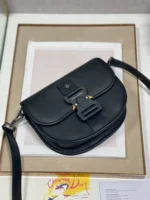 Gallop Messenger Bag Size: 20.5 x 16 x 5 cm Model: 033D - 图片 2