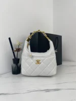 Chain underarm bag Model: size: 22X22X8cm
