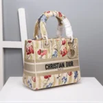Lady Embroidered Fuchsias Size: 24 cm x 20 cm x 11 cm - 图片 3
