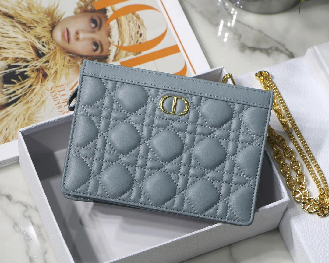 Caro Collection no. 7002 Haze Blue size: 19 x 14 x 3 cm