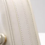 Bobby East-West Underarm Bag Handbag Size: 2029 Size 22x13x5cm - 图片 3