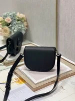 Gallop Messenger Bag Size: 20.5 x 16 x 5 cm Model: 033D - 图片 6