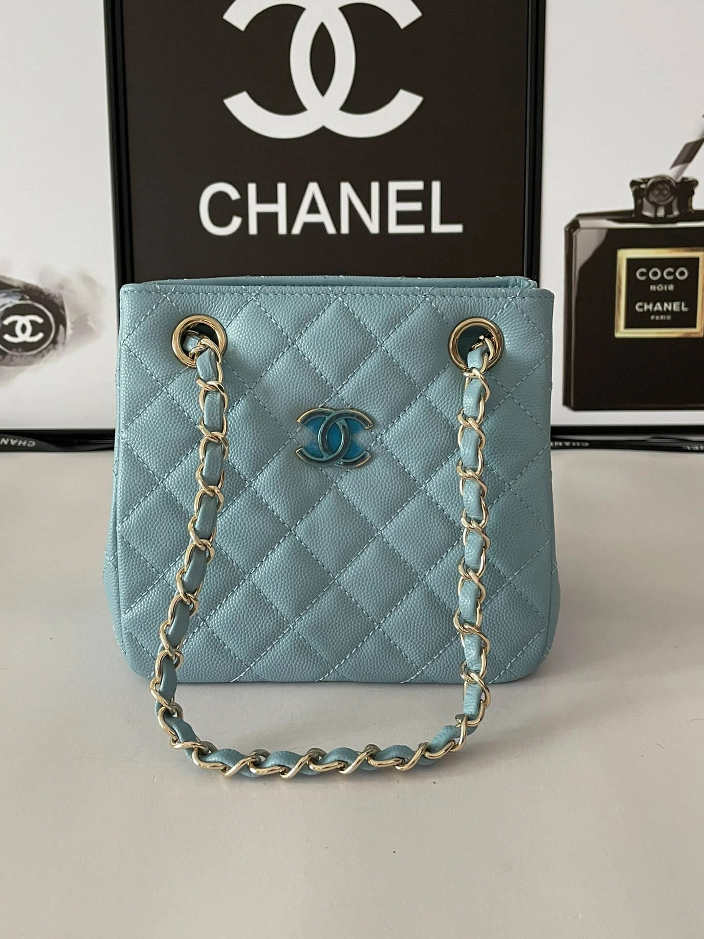 bucket bag