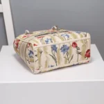 Lady Embroidered Fuchsias Size: 24 cm x 20 cm x 11 cm - 图片 5