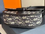 Gallop Messenger Bag Size: 20.5*16*5 cm - 图片 3