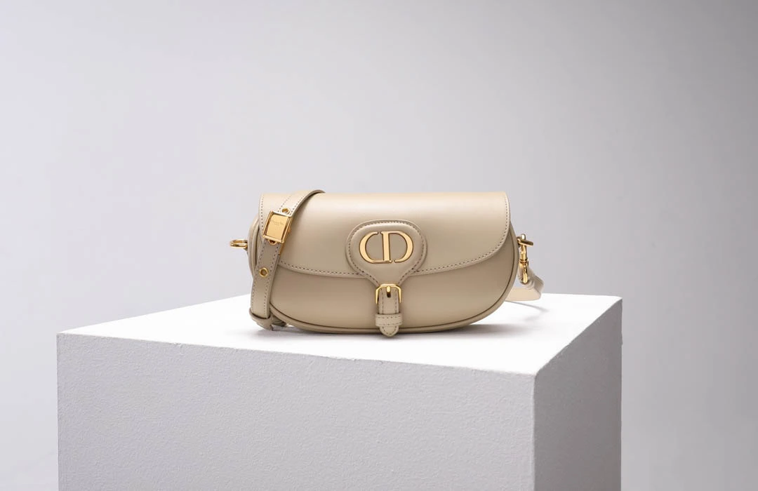 Bobby East-West Underarm Bag Handbag Ref: 2029 Size 22x13x5cm