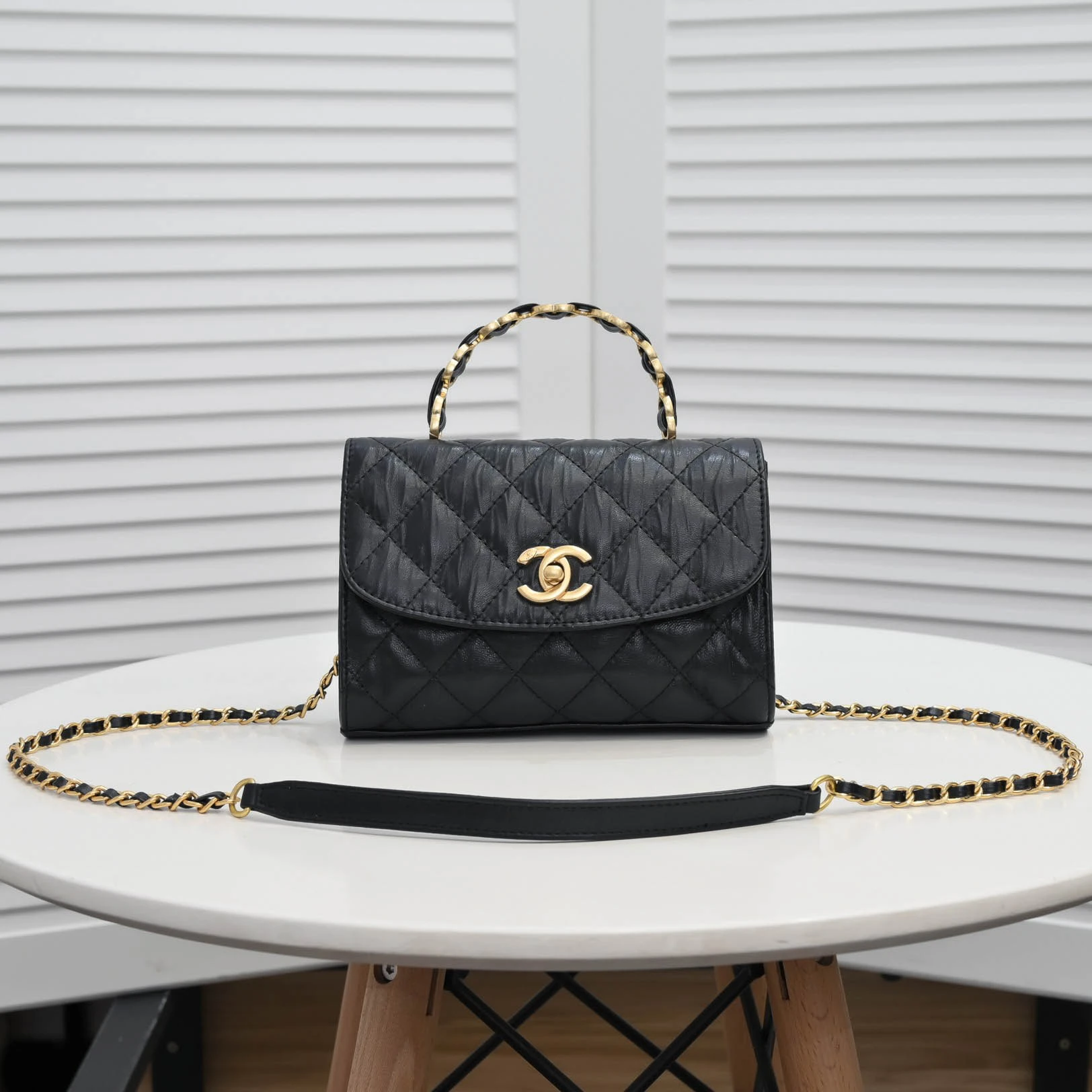 CHANE Size: 19.5x12.5x7.5cm Style: 9057