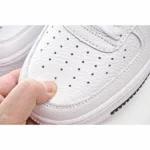Nike Air Force 1 07 Low Low Top Sneakers - 图片 4
