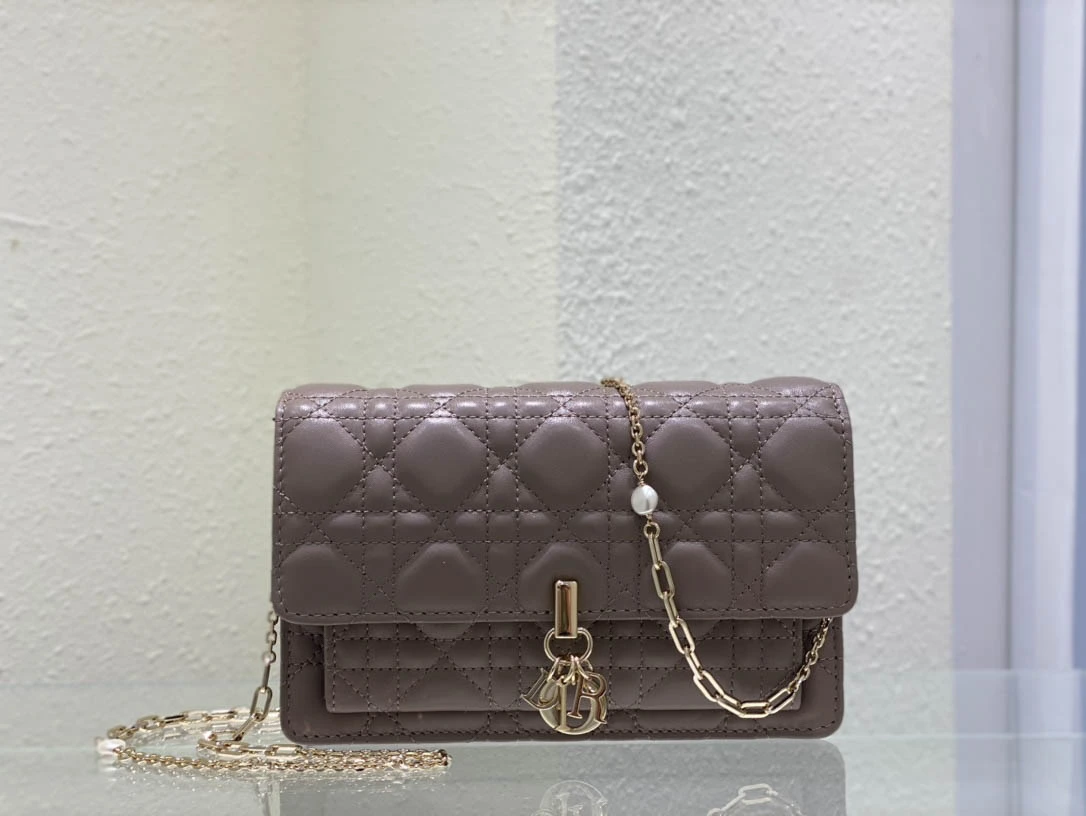 Lady Dior clutch bag Ref: 3105 Size: 19.5 x 12.5 x 5 cm