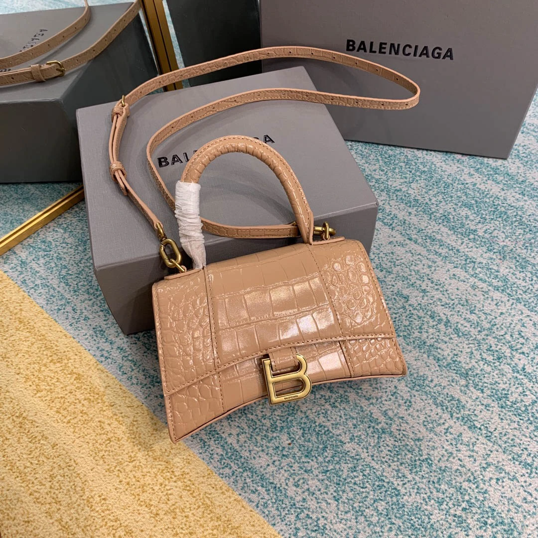 Size: 8896 Size: 19x8x21cm