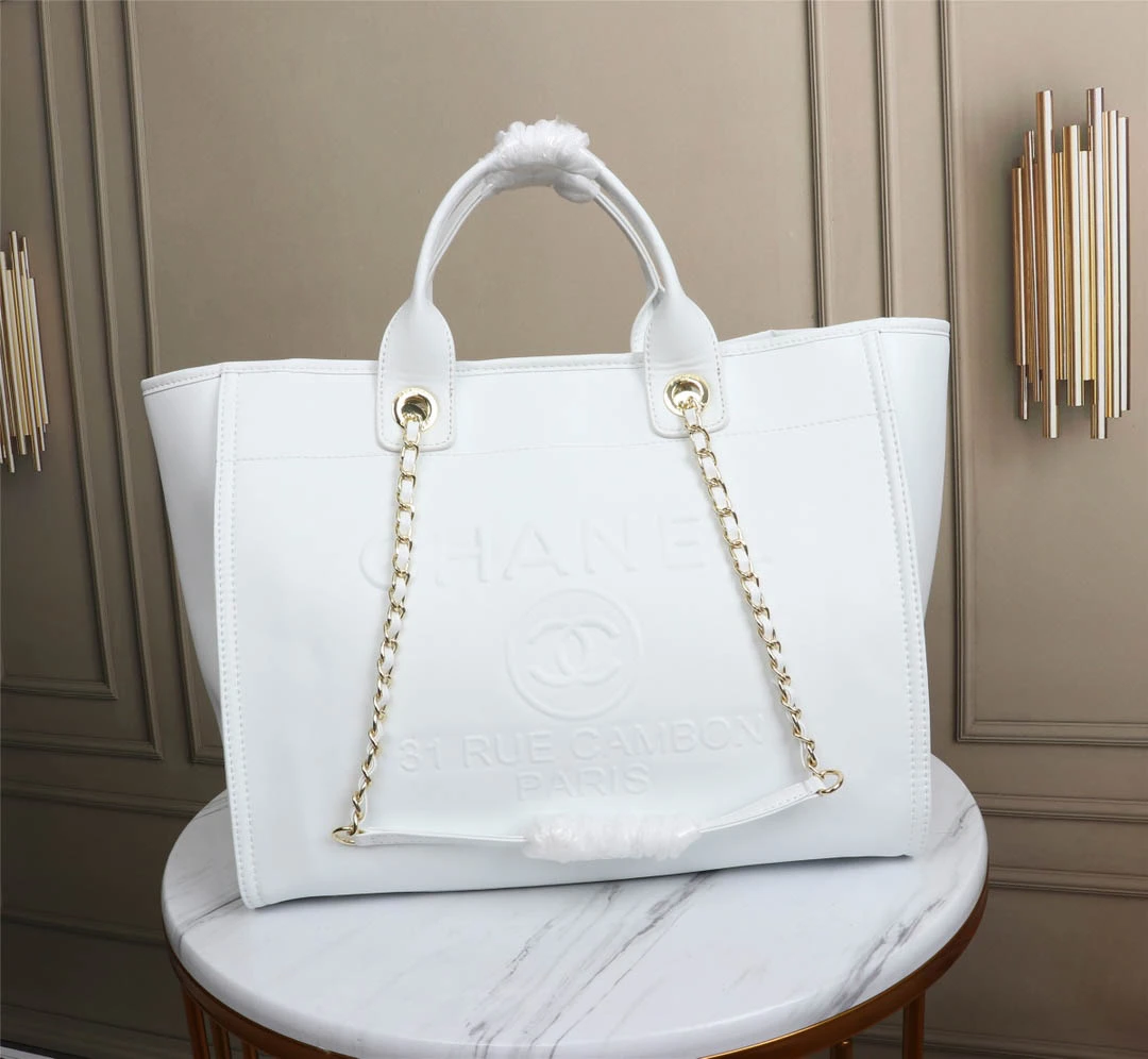 ibf4f233460a7d9632edad9ca104be987 CHANE Size: 38*29*21cm - 图片 1