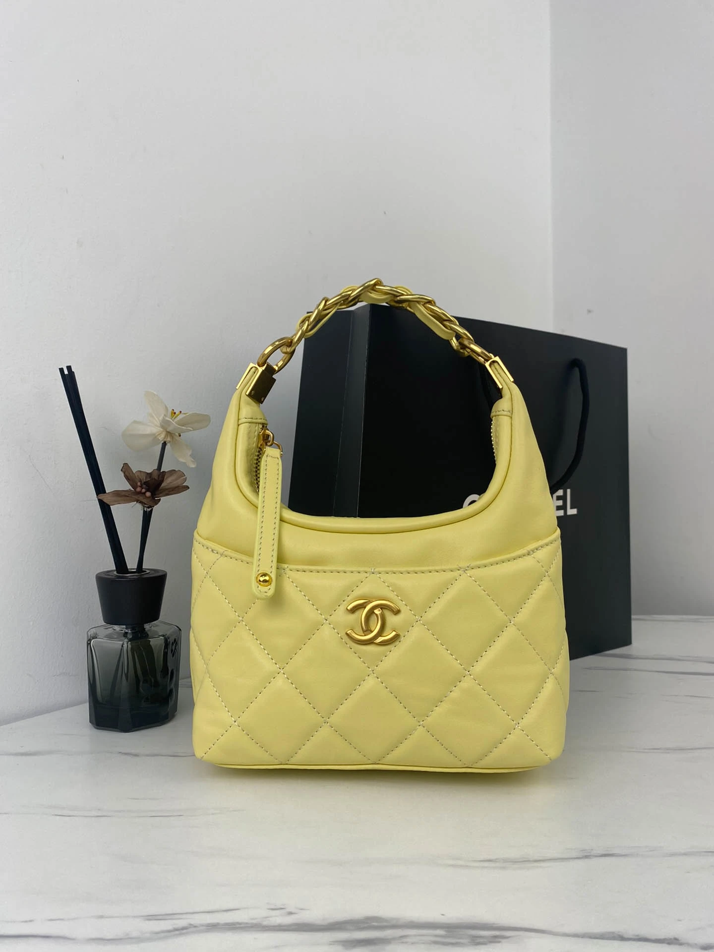 Chain underarm bag Model: size: 22X22X8cm