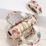 Lady Embroidered Fuchsias Size: 24 cm x 20 cm x 11 cm - 图片 9