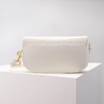 Bobby East-West Underarm Bag Handbag Size: 2029 Size 22x13x5cm - 图片 9