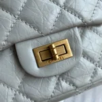 Chane Phone Case Model: AS1961 Phone Case Size: 17*13*5.5cm - 图片 8