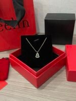 Wulu small necklace in 18K rose gold set with jade and diamonds