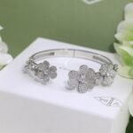 Frivole bracelet, 7 flowers, medium model - 图片 5