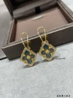OPERA TULLE YELLOW GOLD BUTTON EARRINGS WITH BLUE ENAMELED ELEMENT - 图片 4