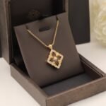OPERA TULLE PENDANT IN YELLOW GOLD WITH ONYX - 图片 8