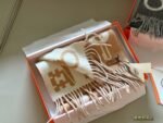 H Gray beige and black scarves - 图片 44