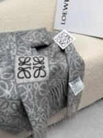 Anagram scarf in wool and cashmere grey - 图片 5