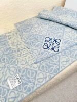 Anagram scarf in wool and cashmere blue - 图片 2