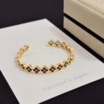 Gold and silver bracelets - 图片 11