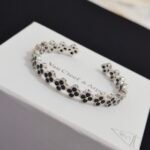 Gold and silver bracelets - 图片 3
