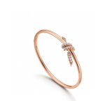 Tiffany Knot Wire Bangle in White Gold with Diamonds - 图片 4