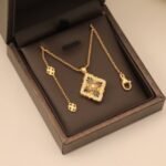 OPERA TULLE PENDANT IN YELLOW GOLD WITH ONYX - 图片 3