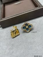 OPERA TULLE YELLOW GOLD BUTTON EARRINGS WITH BLUE ENAMELED ELEMENT - 图片 5