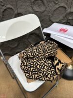 brown letter scarf - 图片 6
