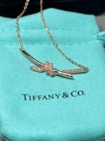 Tiffany Knot Small Pendant in Rose Gold with Diamonds - 图片 4