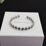 Gold and silver bracelets - 图片 10