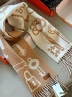 H Gray beige and black scarves - 图片 29