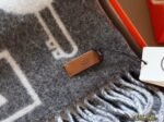 H Gray beige and black scarves - 图片 22
