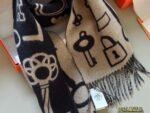 H Gray beige and black scarves - 图片 32