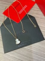 Wulu petite necklace in 18K rose gold set with mother-of-pearl and diamonds - 图片 9