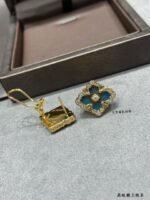 OPERA TULLE YELLOW GOLD BUTTON EARRINGS WITH BLUE ENAMELED ELEMENT - 图片 2