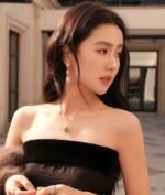OPERA TULLE PENDANT IN YELLOW GOLD WITH ONYX - 图片 9
