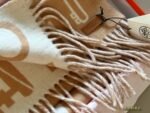 H Gray beige and black scarves - 图片 17