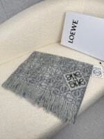Anagram scarf in wool and cashmere grey - 图片 11