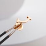 Tiffany T Smile Mini Earrings in White Gold - 图片 6