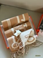 H Gray beige and black scarves - 图片 7