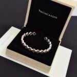 Gold and silver bracelets - 图片 7