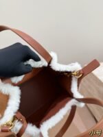 Valentino Suede Lambswool Tote Bag - 图片 8