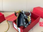 Valentino Garavani Locò Small Shoulder Bag In Laminated Calfskin With Jewel Logo black - 图片 10