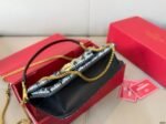 Valentino Garavani Locò Small Shoulder Bag In Laminated Calfskin With Jewel Logo black - 图片 3