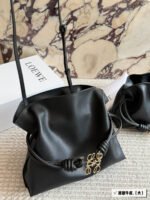 Loewe Cowhide leather black - 图片 3